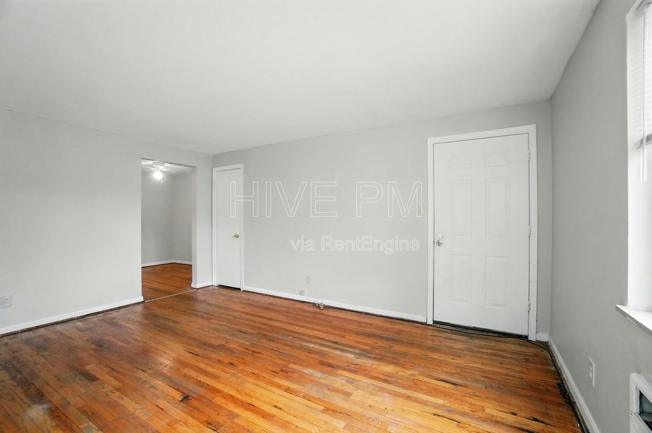 3926 E Gatewood Ln #1 - Photo 6 of 32