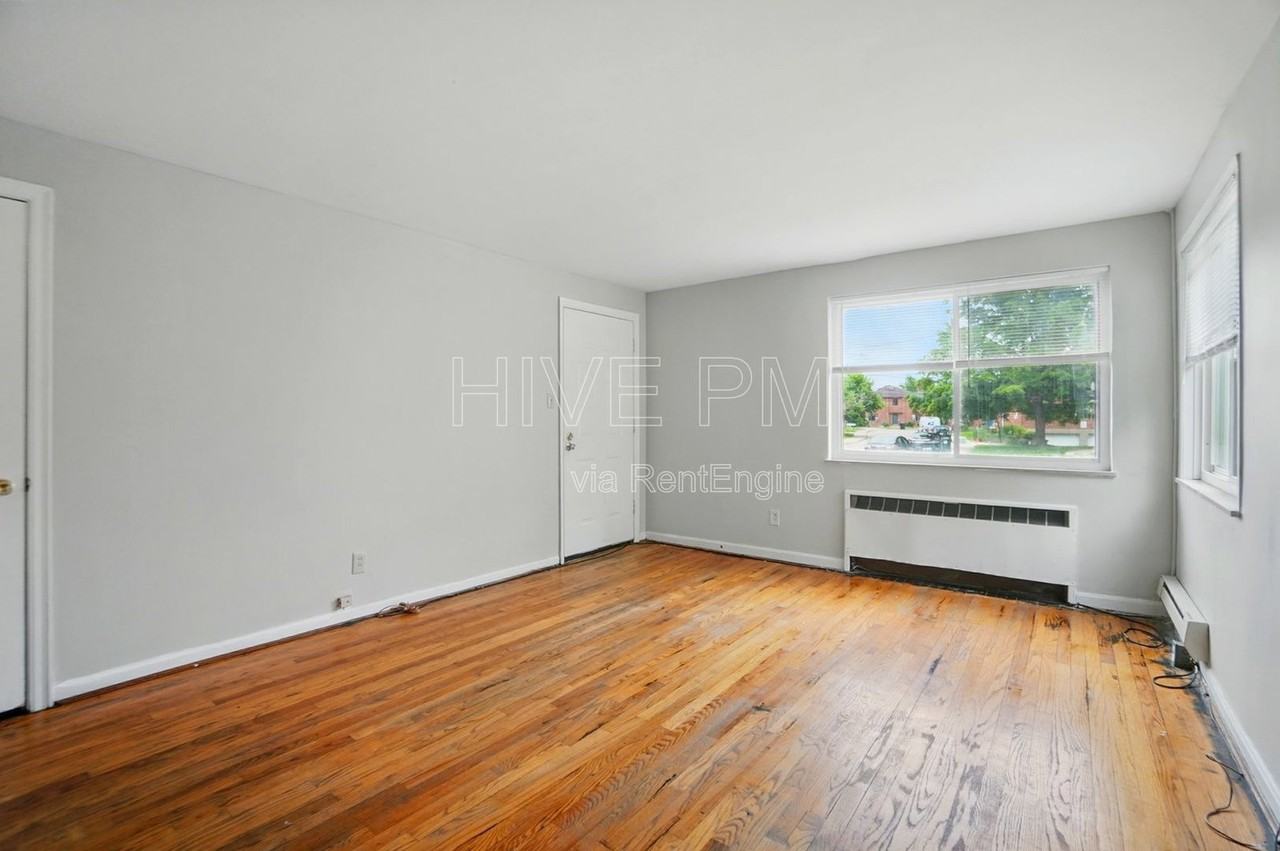 3926 E Gatewood Ln #1 - Photo 7 of 32