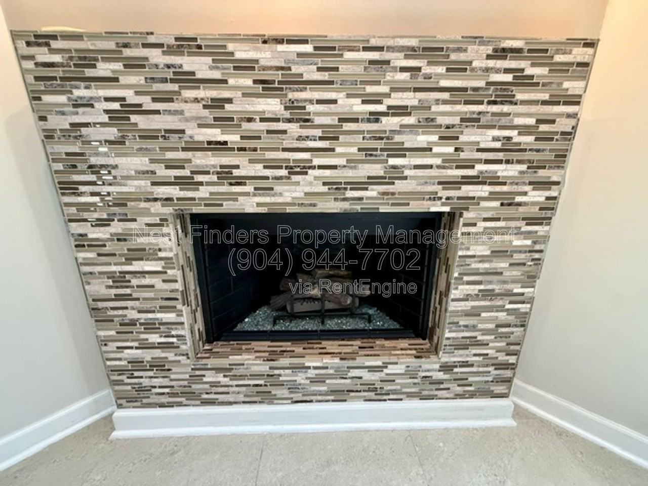 1695 Evans Dr S - Photo 5 of 32