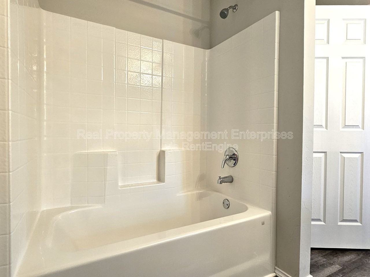 319 Waterside Dr - Photo 7 of 21