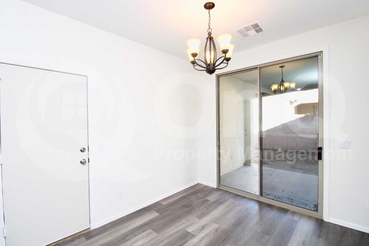 21066 E Munoz St - Photo 3 of 22