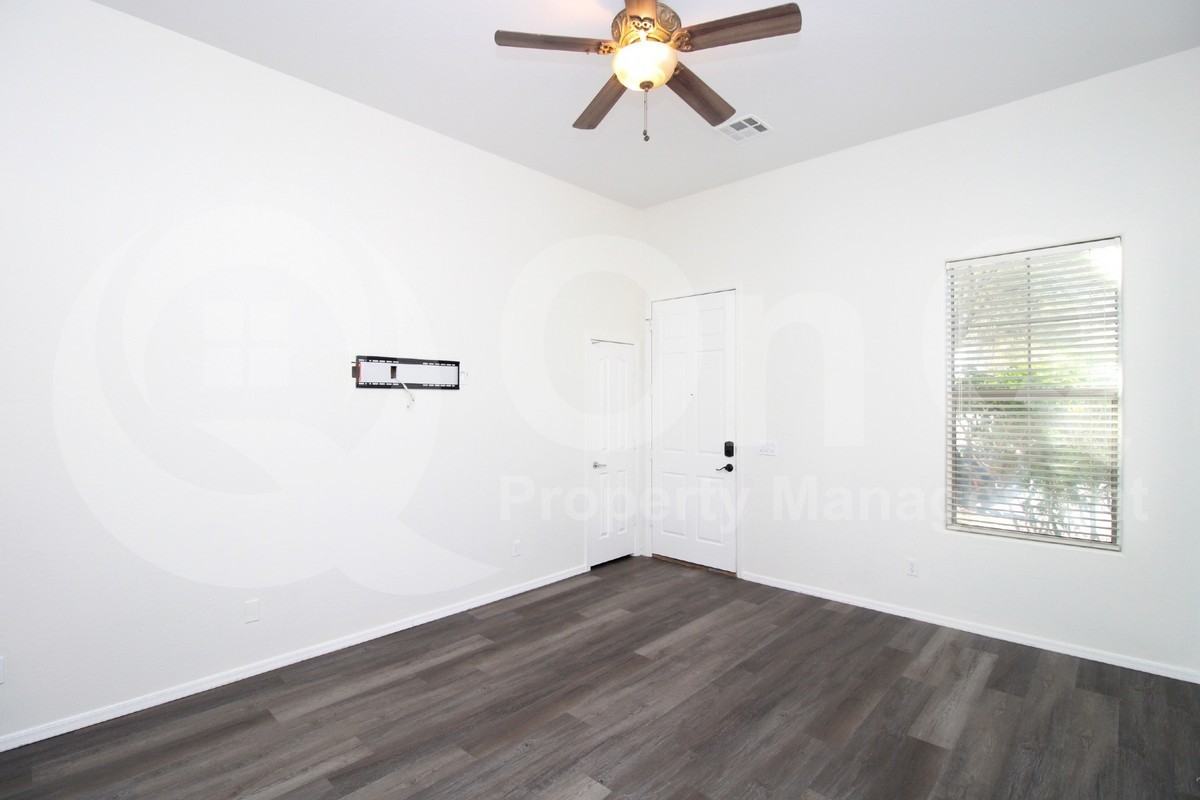 21066 E Munoz St - Photo 5 of 22