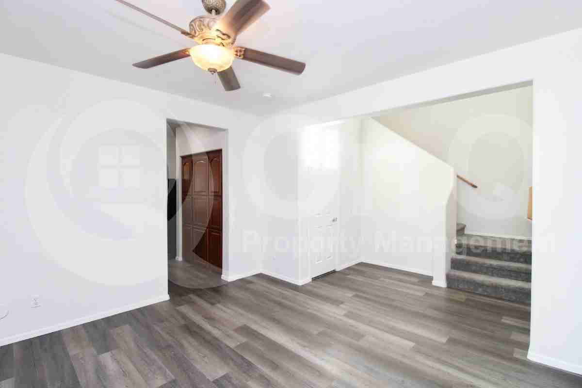 21066 E Munoz St - Photo 6 of 22