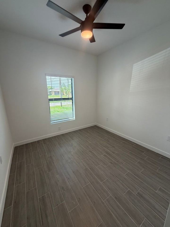 2214 Leda Ave S - Photo 4 of 20