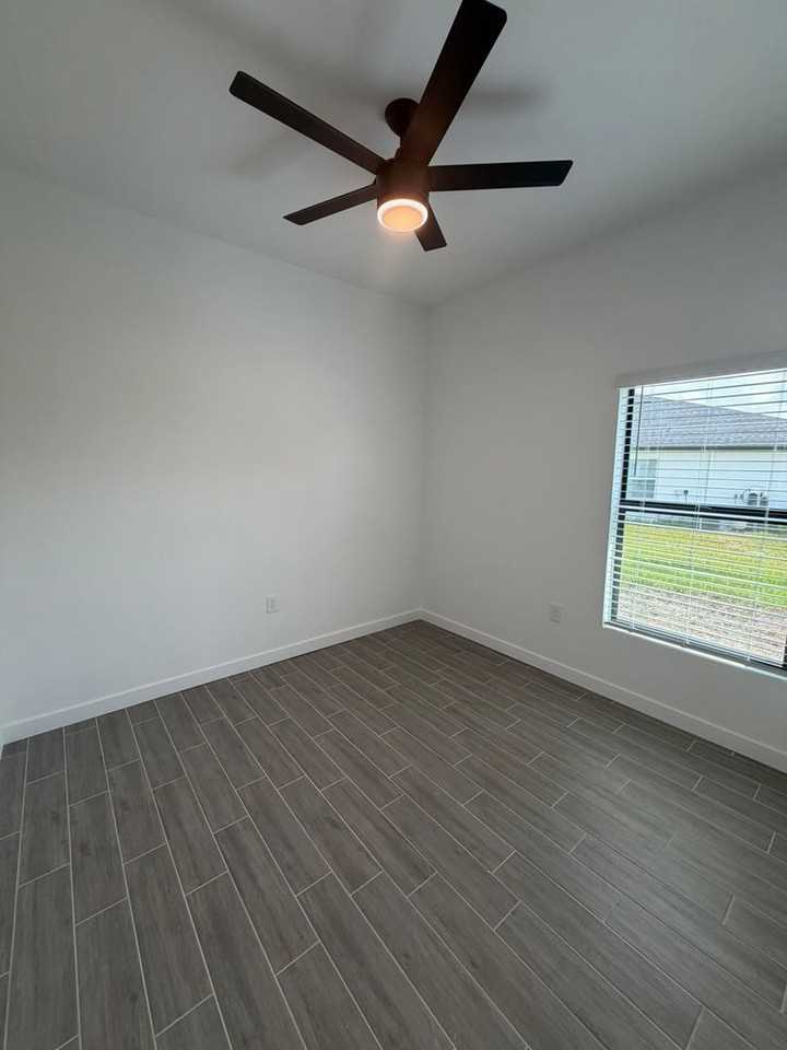 2212 Leda Ave S - Photo 6 of 19