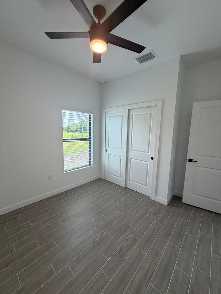2212 Leda Ave S - Photo 7 of 19