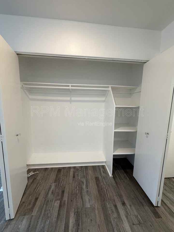 1825 N Gramercy Pl #311 - Photo 5 of 10