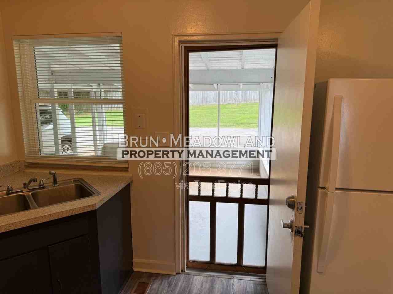 3813 Woodlake Dr - Photo 4 of 24