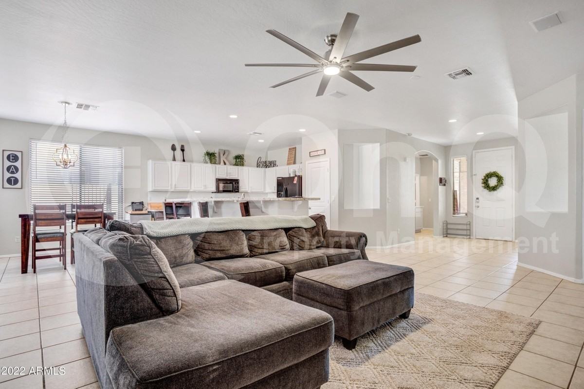 1674 E Aloe Pl - Photo 5 of 16