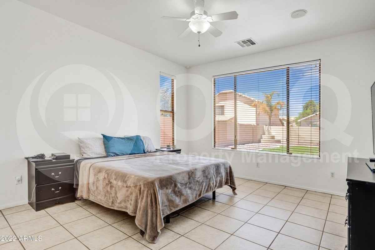 1674 E Aloe Pl - Photo 6 of 16