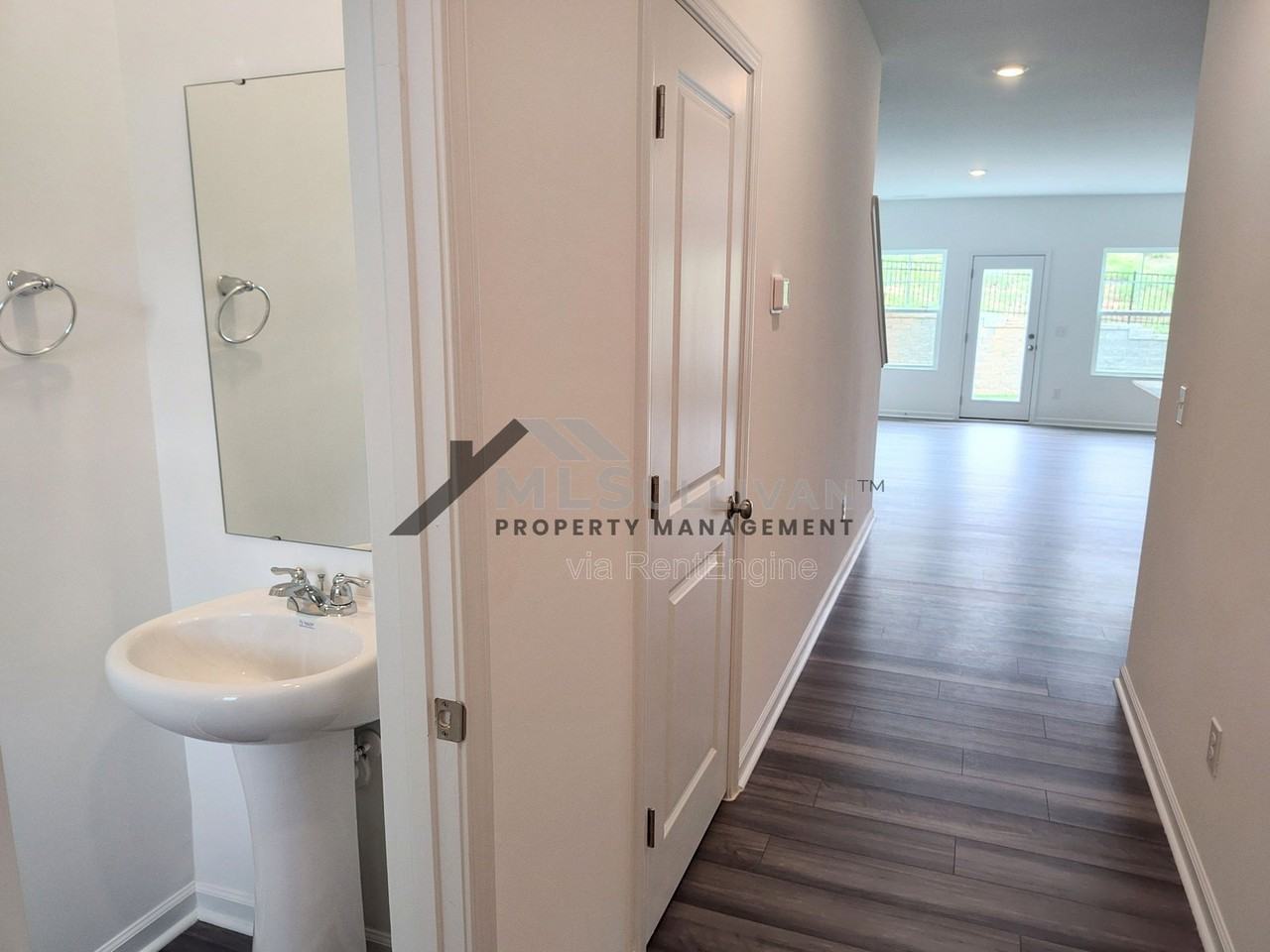 875 Pilot St - Photo 5 of 24