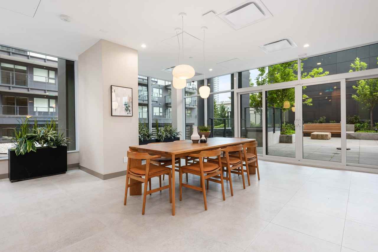 Jinju – High Rise - Photo 7 of 17