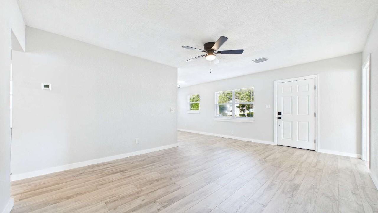 3729 Prescott St N - Photo 3 of 21