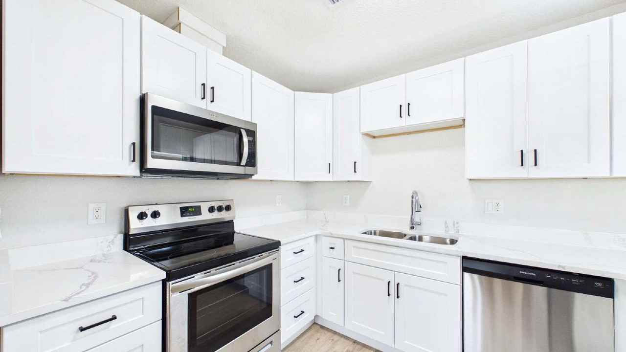 3729 Prescott St N - Photo 5 of 21