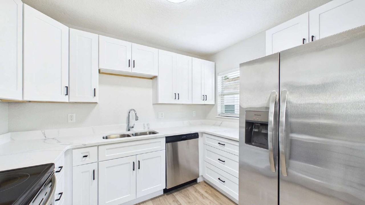 3729 Prescott St N - Photo 6 of 21