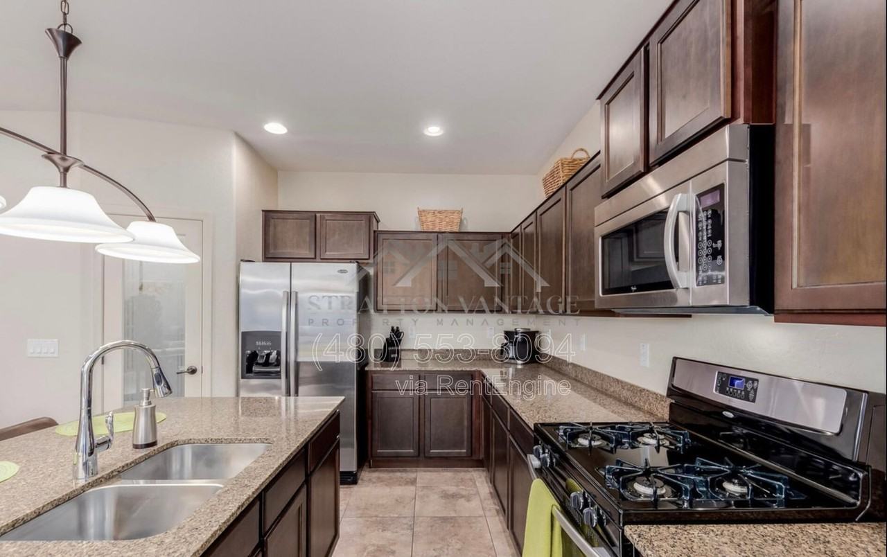 4467 E Remington Dr - Photo 7 of 34