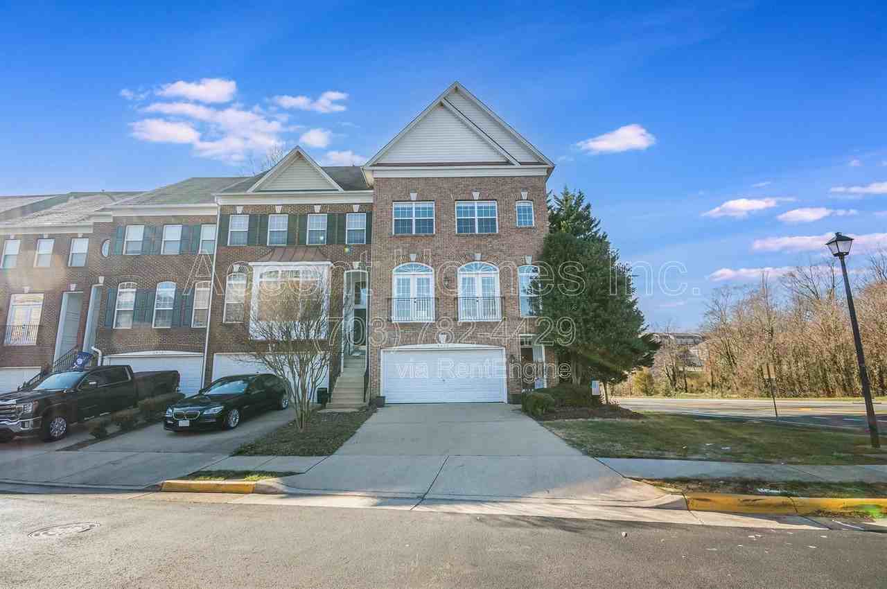 6450 Waterfield Rd - Photo 2 of 50