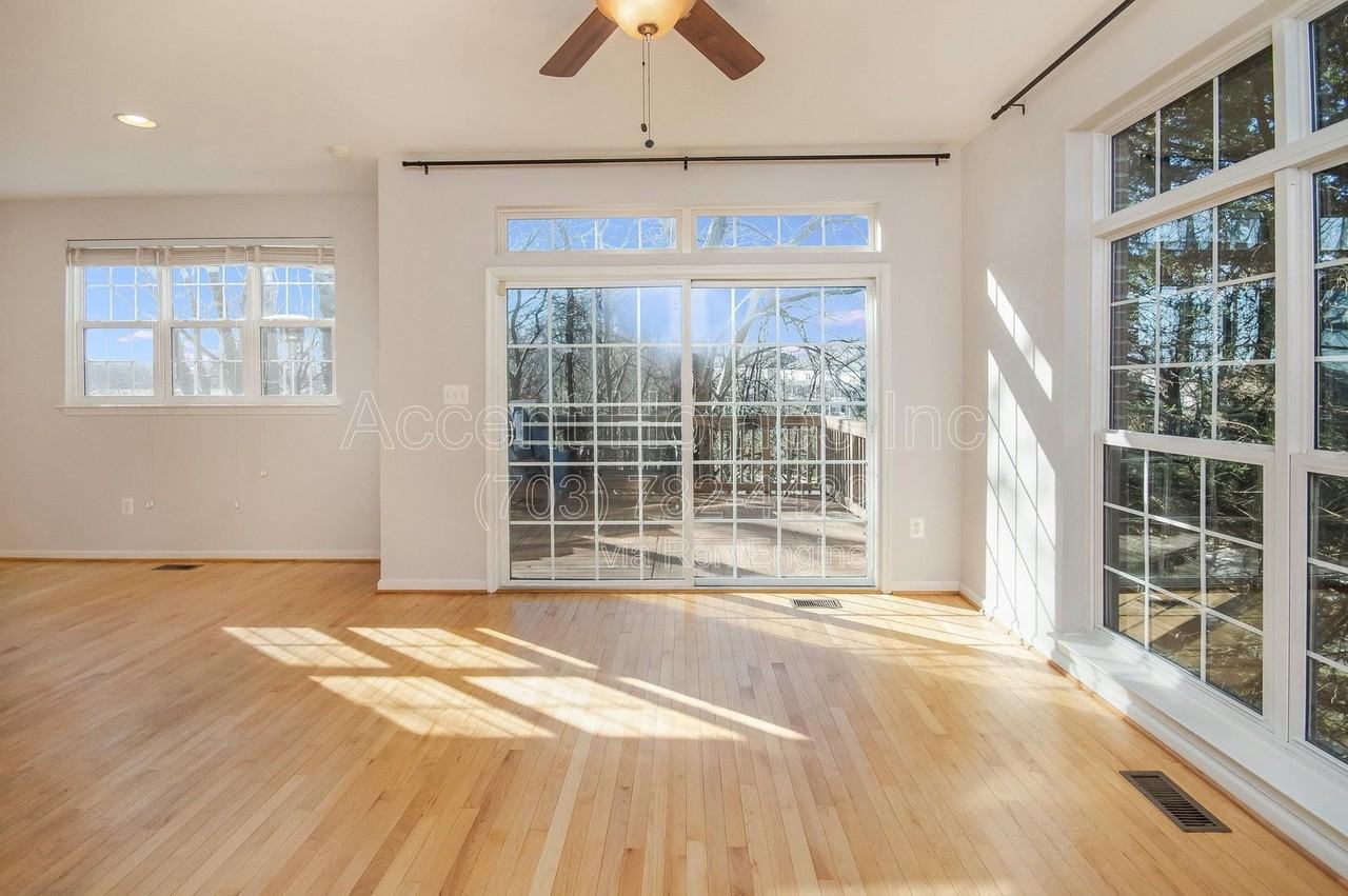 6450 Waterfield Rd - Photo 3 of 50