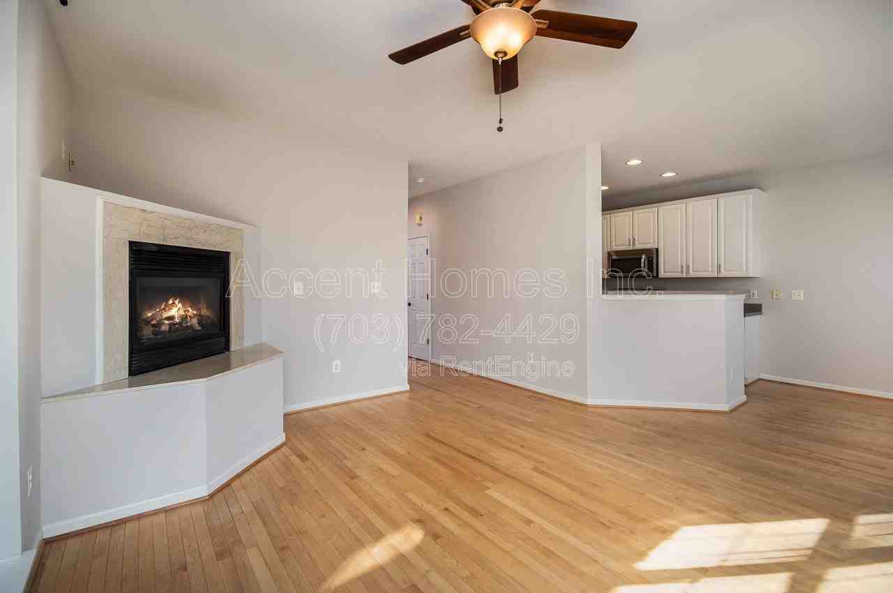 6450 Waterfield Rd - Photo 7 of 50
