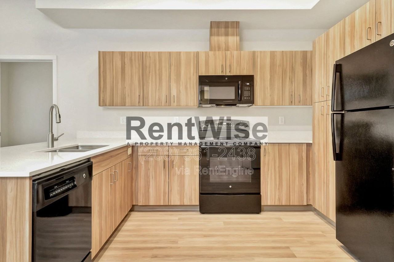 385 E 42nd St #106 - Photo 7 of 22