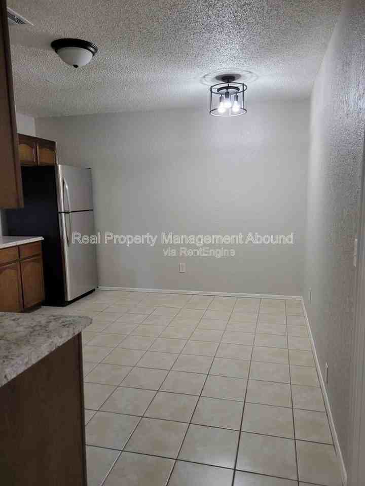 8006 N 117th East Ave - Photo 4 of 20