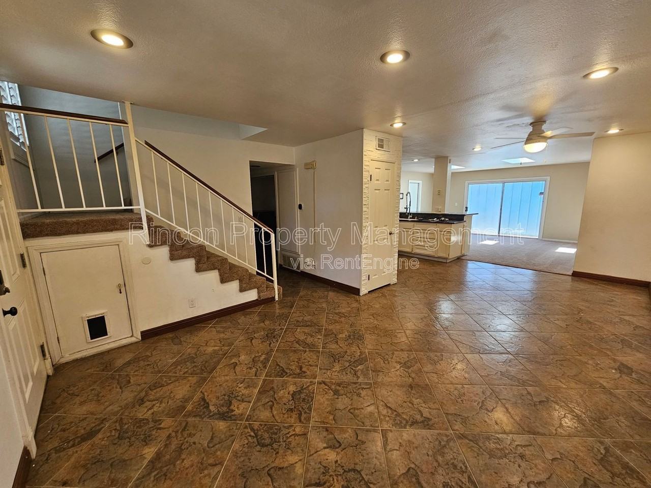 2632 Captains Ave - Photo 4 of 19