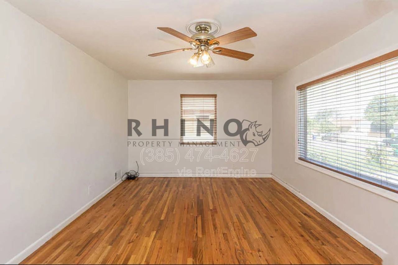 981 36th St - Photo 4 of 22