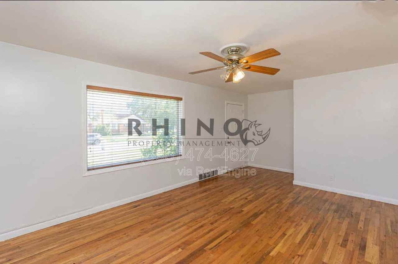 981 36th St - Photo 6 of 22
