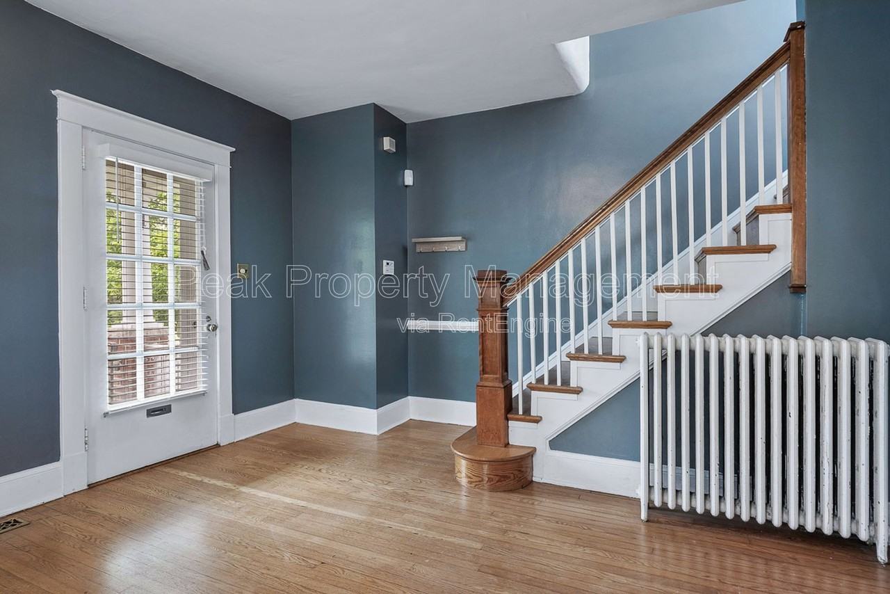 1310 Greycourt Ave - Photo 5 of 24