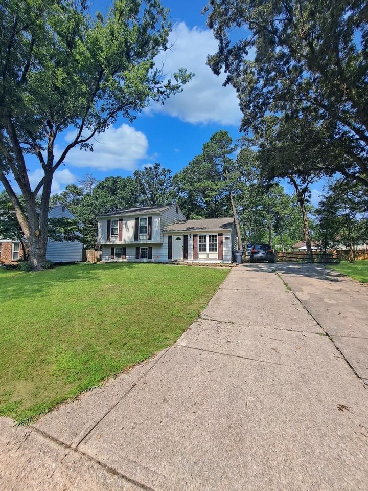 5209 Vaughan Ct - Photo 2 of 20