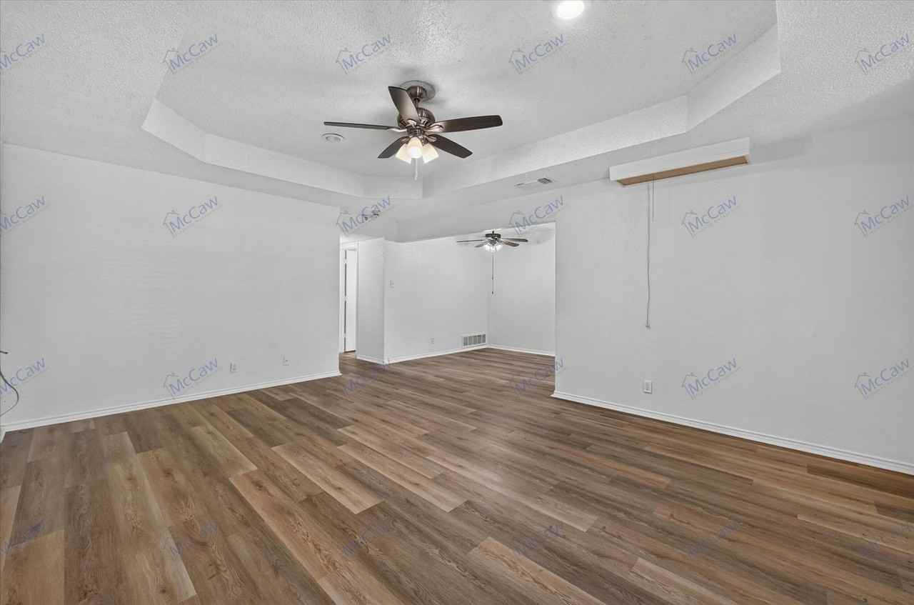6706 S Creek Dr - Photo 4 of 17