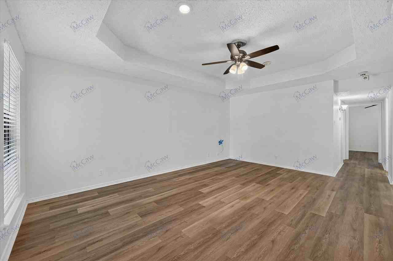 6706 S Creek Dr - Photo 6 of 17
