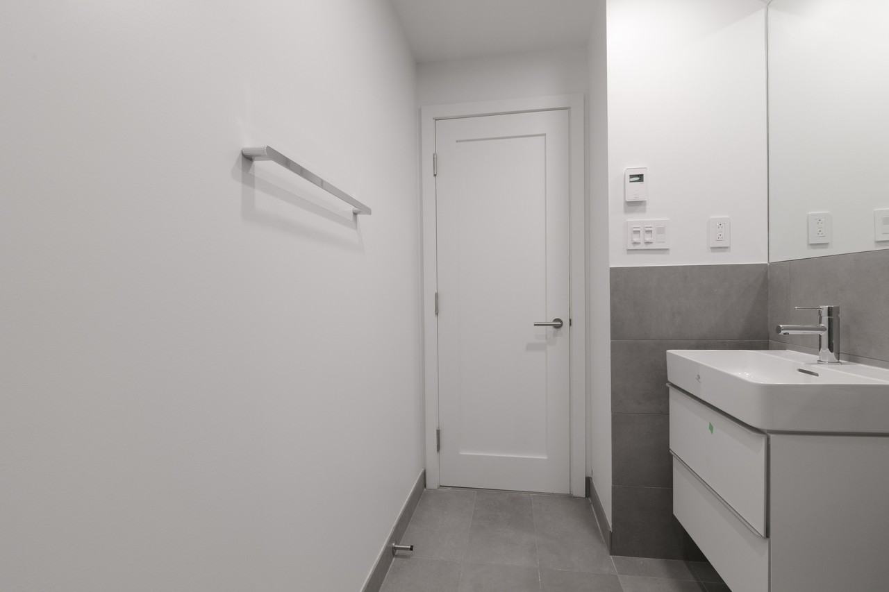 5530 Cote Saint-Luc Road - Photo 6 of 50