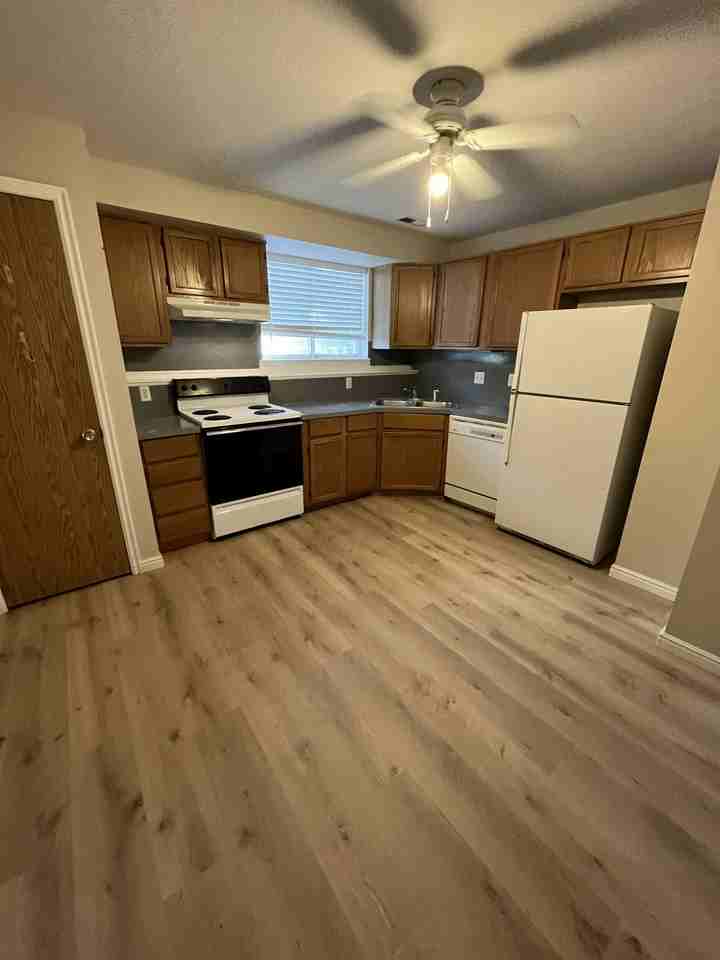 3320 S 1570 E #1B - Photo 4 of 14