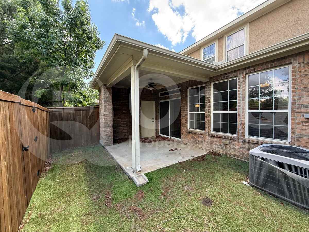 5912 Clearwater Dr - Photo 4 of 23