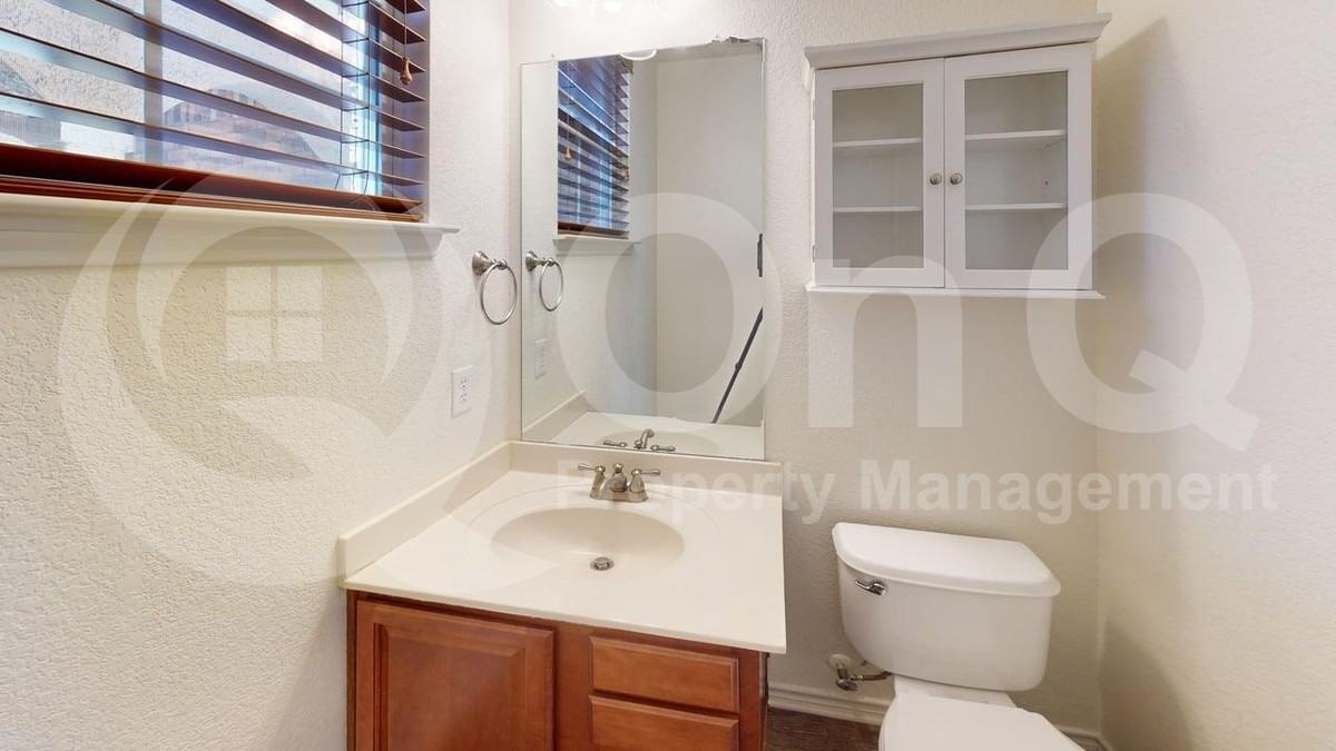 5912 Clearwater Dr - Photo 5 of 23