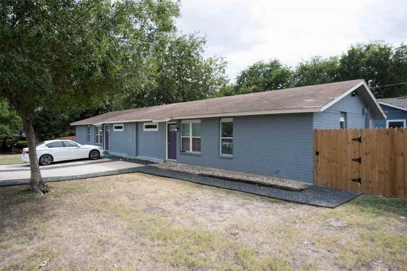 1103 Booker Ave #B - Photo 3 of 48