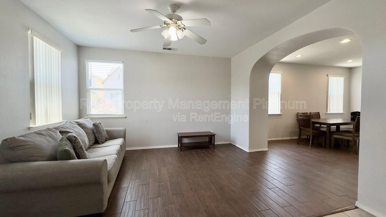 643 W Casanova Ln - Photo 2 of 16