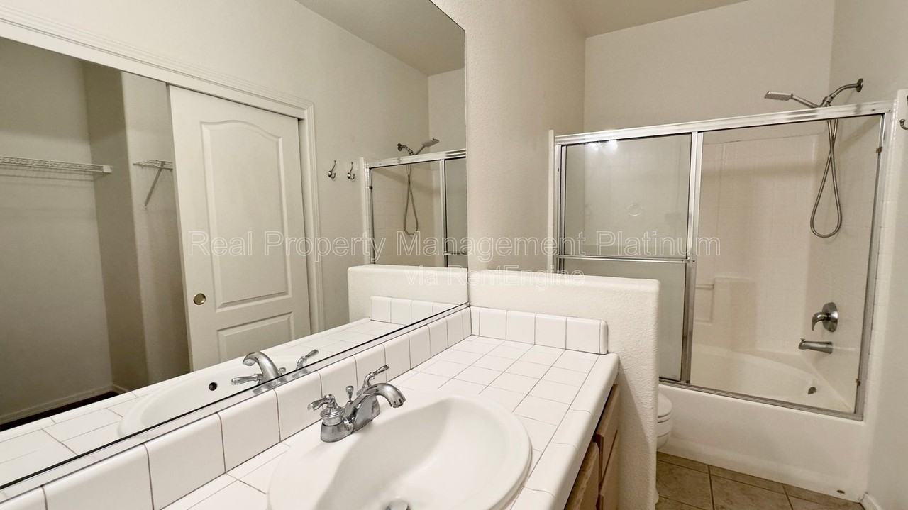 643 W Casanova Ln - Photo 6 of 16