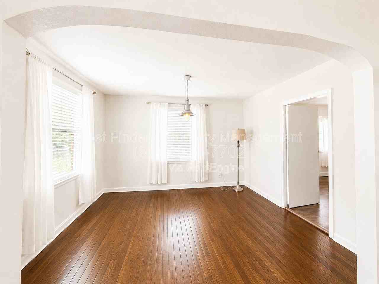 1230 Lechlade St - Photo 5 of 32