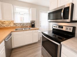 featured image of 1230 Lechlade St