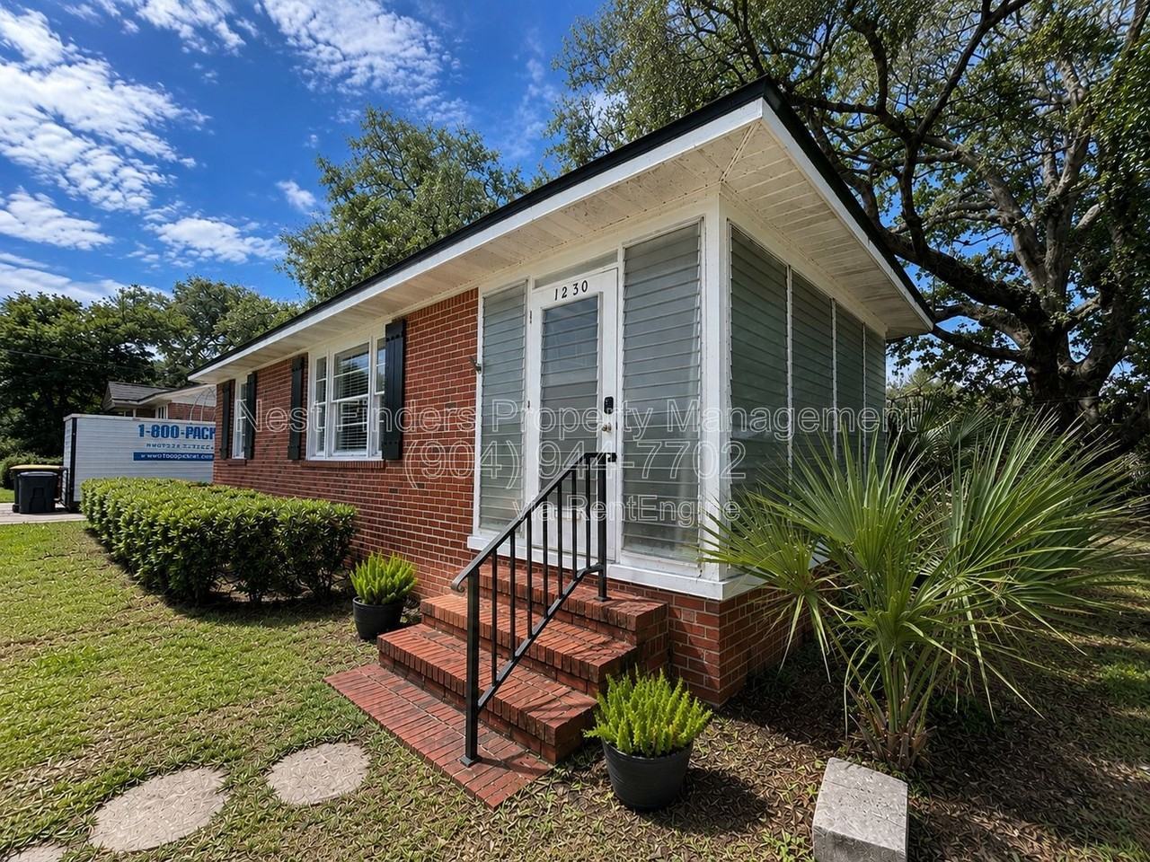 1230 Lechlade St - Photo 4 of 29