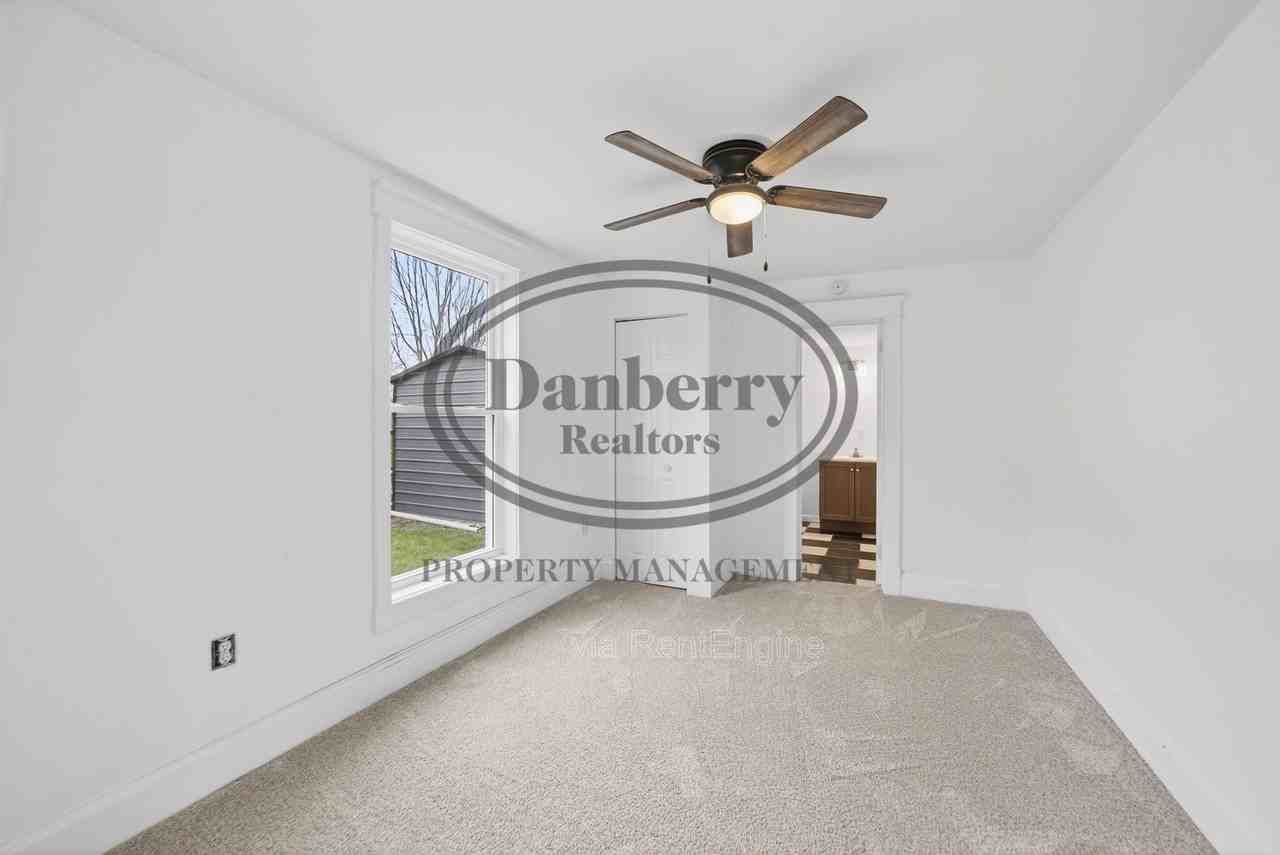 260 E 6th St - Photo 7 of 15