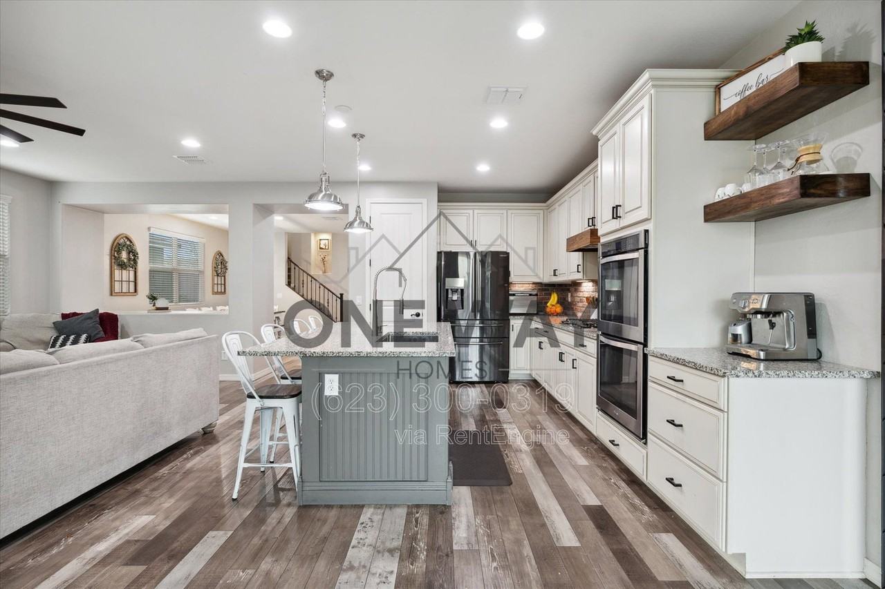 5246 S Locke - Photo 2 of 30