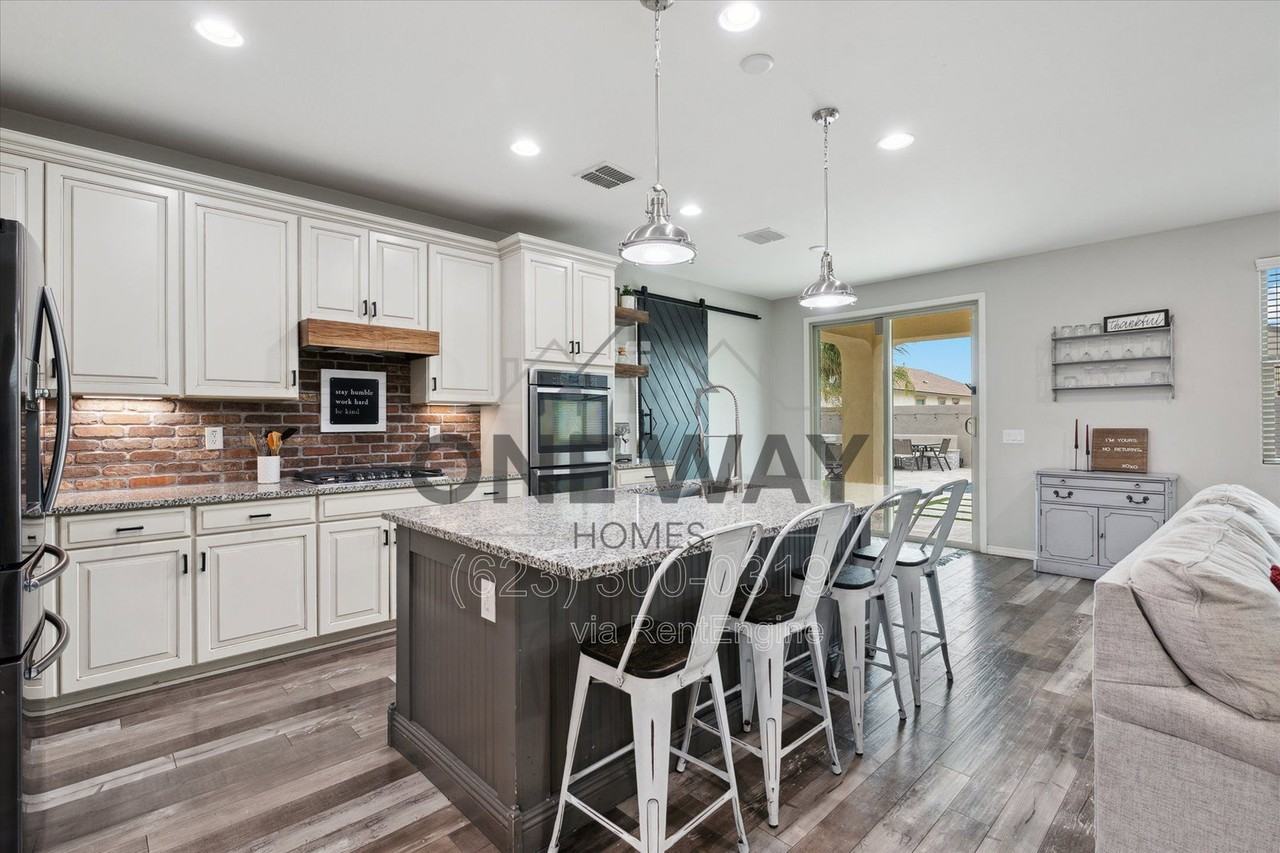 5246 S Locke - Photo 5 of 30