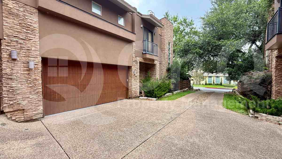2502 Kinney Rd #A - Photo 2 of 31