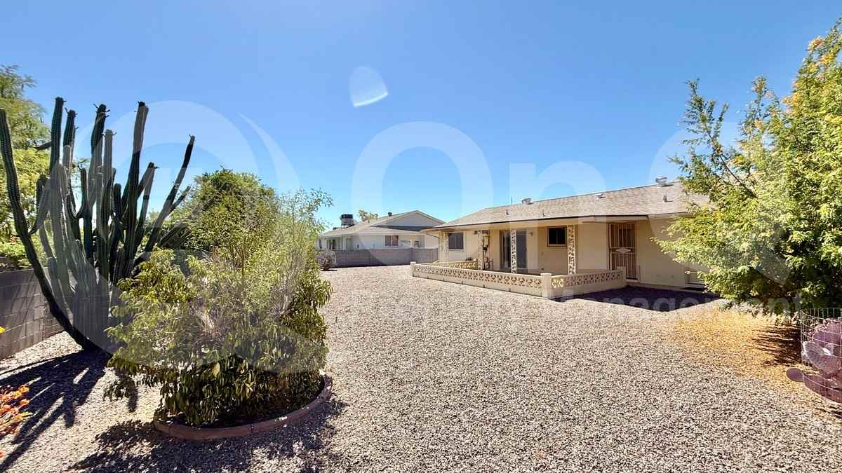 11038 W Cheryl Dr - Photo 4 of 16
