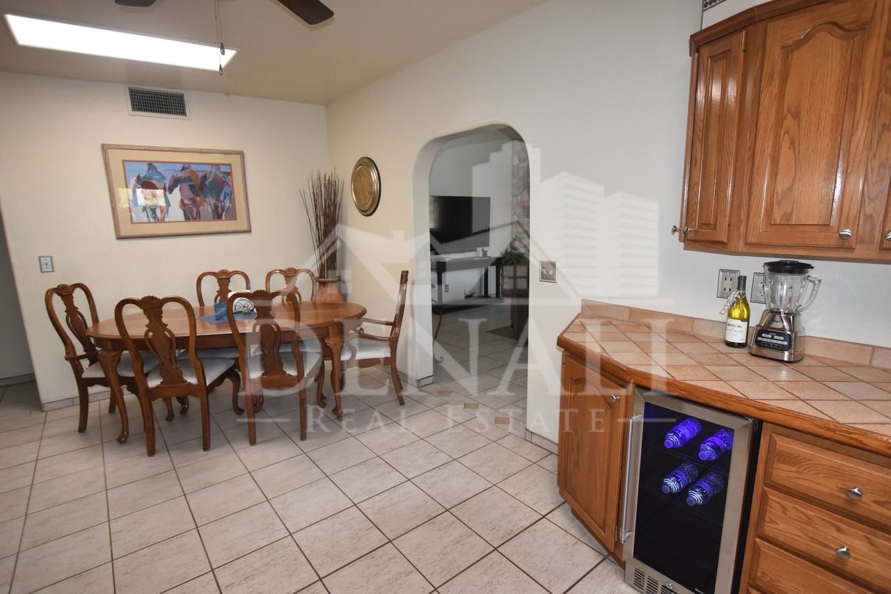 3040 S Donald Ave - Photo 4 of 13