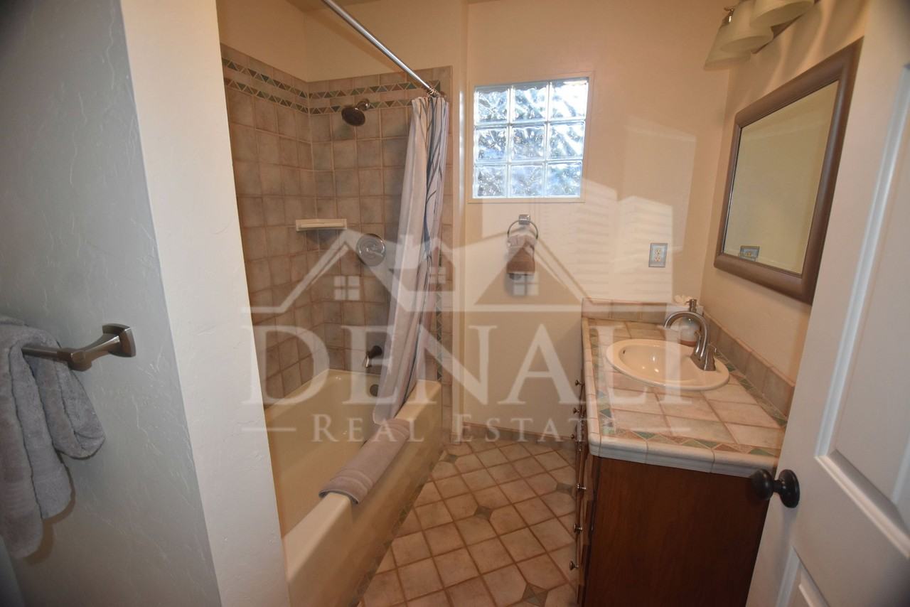 3040 S Donald Ave - Photo 7 of 13
