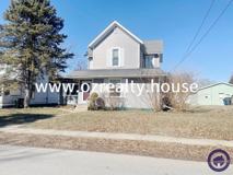 215 E Reed Ave - Photo 1 of 1